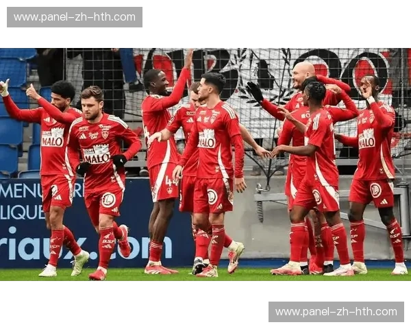 里昂2-0尼斯取联赛三连胜，积分紧追欧冠区